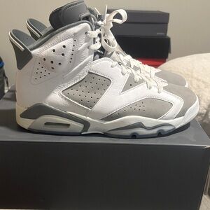 Air Jordan 6 Retro cool grey and white. Men size 10.